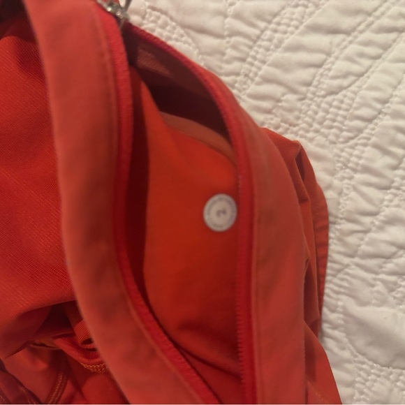 Lululemon speed up Women's red/Orange Shorts size 2 - Picture 3 of 3